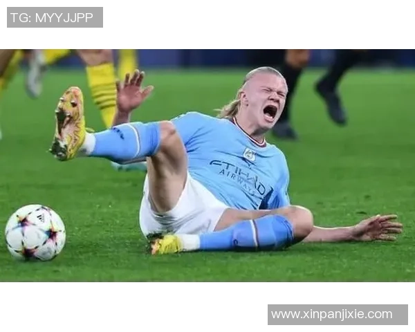 足球球星穿烂鞋引热议 究竟是谁的破鞋成了焦点话题